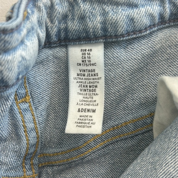 Aeropostale Womans Vintage Mom Wide Leg Jeans Size 16 - Picture 3 of 9